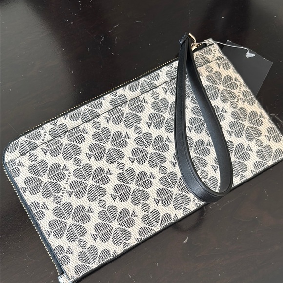 Kate Spade Black and White Geometric Clutch NWT - Picture 2 of 3